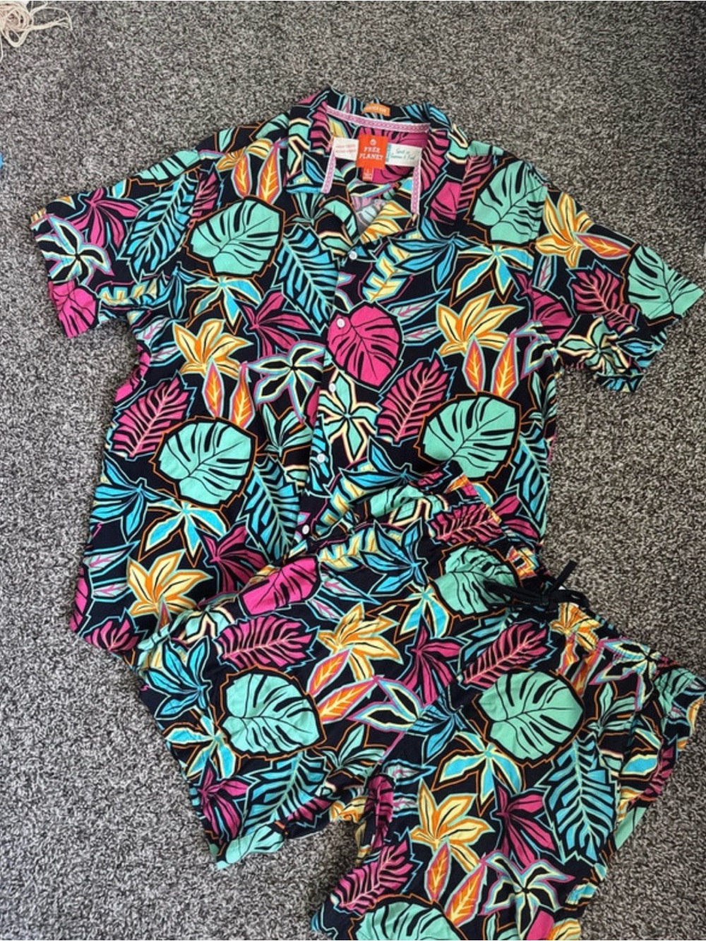 Free Planet Neon Tropical Leaf Button-Up Set